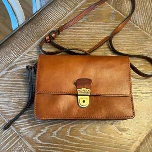 Patricia Nash Lanza Crossbody Organizer In Heritage Tan Leather